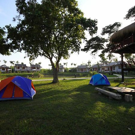 Resort Railumpoo Nakhon Sawan Luaran gambar