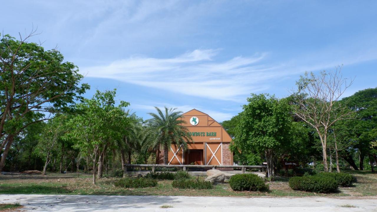 Resort Railumpoo Nakhon Sawan Luaran gambar