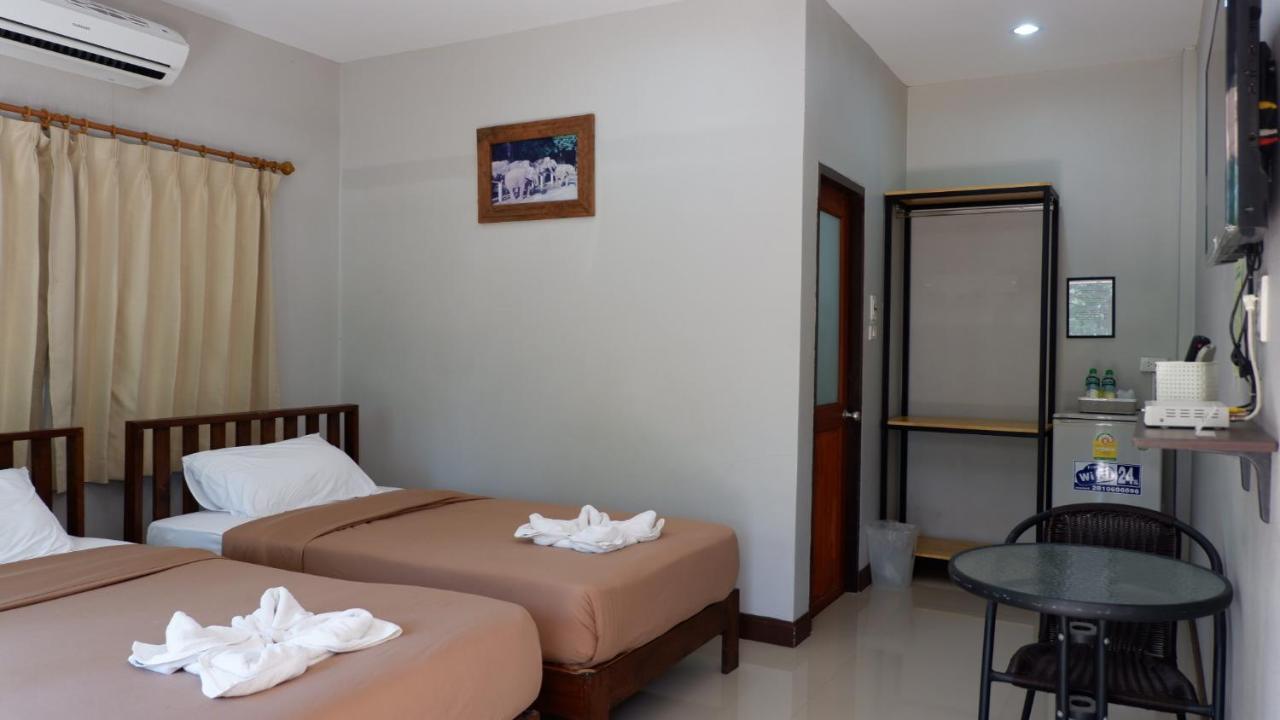 Resort Railumpoo Nakhon Sawan Luaran gambar