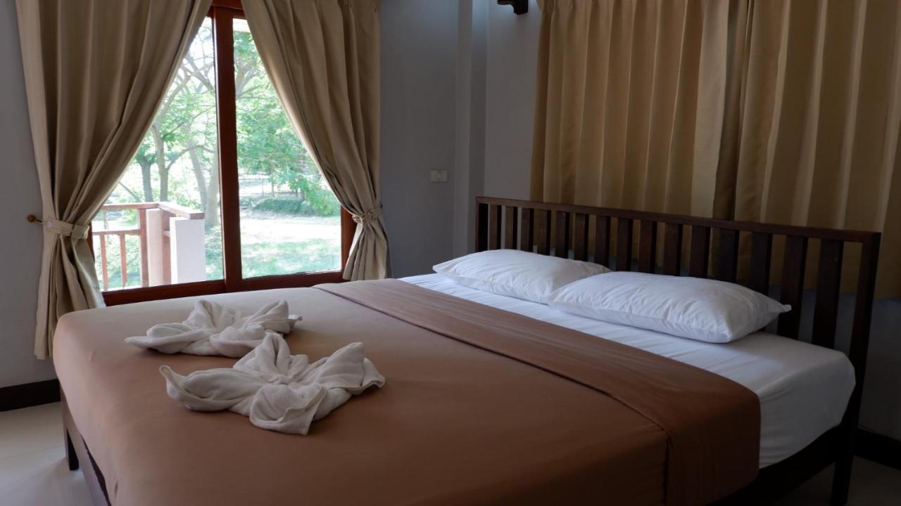 Resort Railumpoo Nakhon Sawan Luaran gambar