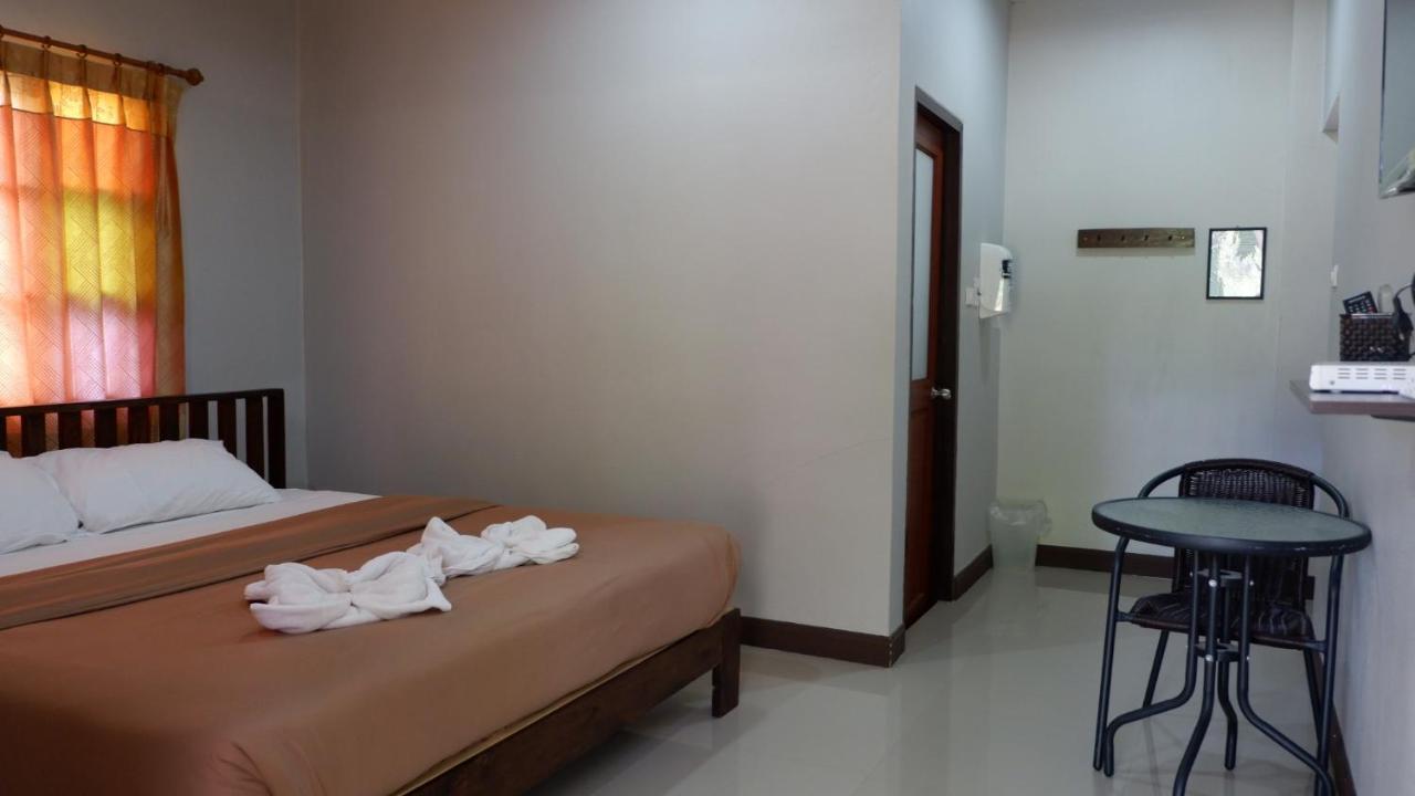 Resort Railumpoo Nakhon Sawan Luaran gambar
